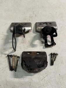 1987 YAMAHA EXCITER 570 ENGINE MOUNT BRACKETS & VIBRATION ISOLATORS