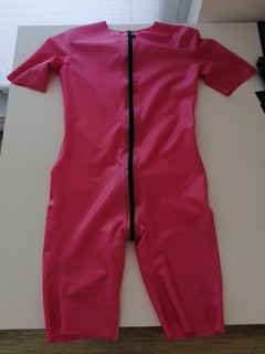 Latex Herren Suit Rosa Maße in Beschreibung