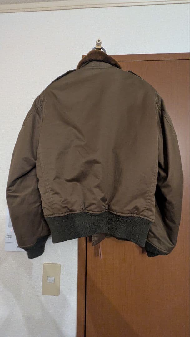 Buzz Rickson's Flight Jacket Type B-10 - image 2