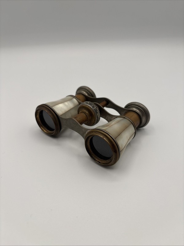 La Ville Paris Mother of Pearl Opera Glasses