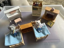 Calico Eporch Critters Sylvanian Families Vintage Bedroom Lot Furniture