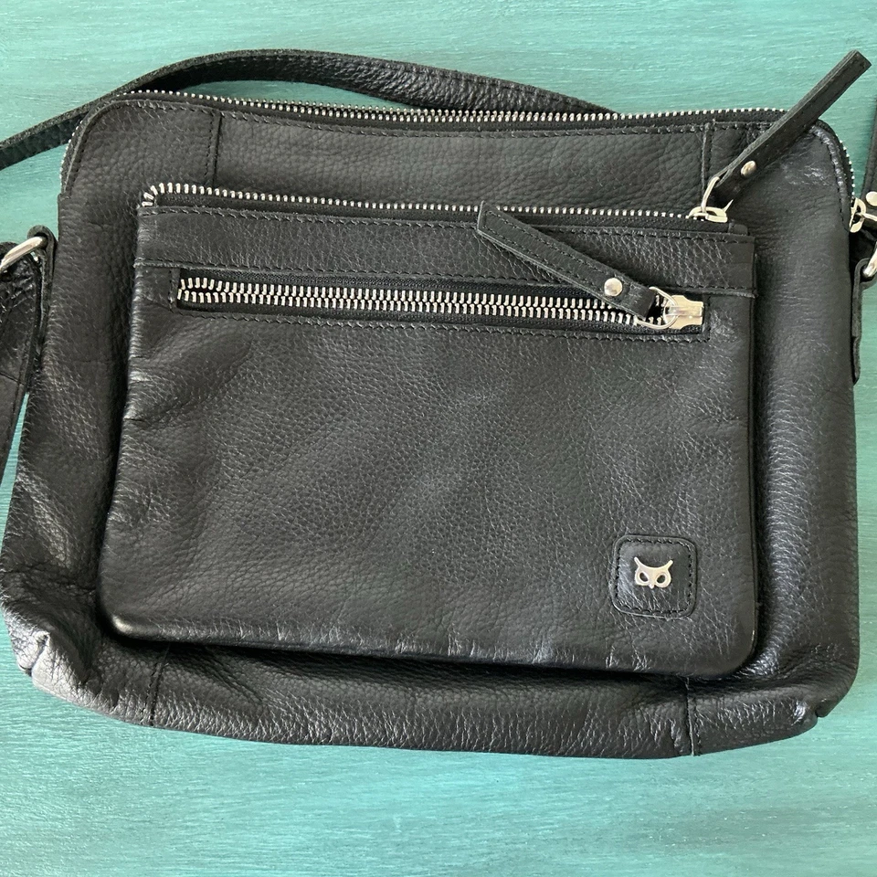 Wise Owl Black Pebbled Leather Crossbody Shoulder Bag Classic Fun Modern Purse - Image 2 of 4