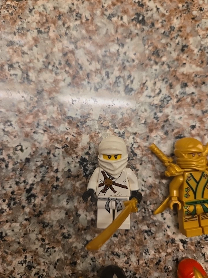Lego Ninjago Minifiguras Lote 6, Armas Doradas Foto 2 de 4