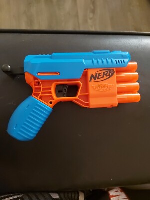 Nerf Alpha Strike Claw QS-4 Red and Blue Blaster Gun.