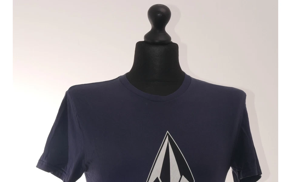 Volcom Maglietta Uomo XS Blu Blu Scuro Motivo Collo Rotondo Jersey 100% Cotone - Immagine 2 di 4