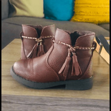OSHKOSH B GOSH Size 6 Boots