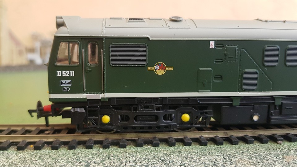 Bachmann 32-325 BR Class 25/1 Bo-Bo Diesel, D5211, Green, DCC Ready ...