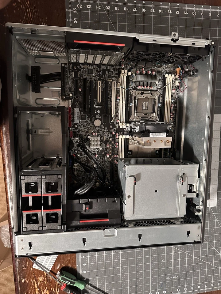 Estación de trabajo Lenovo ThinkStation P700 Intel Xeon E5-2640 v3 32 GB DDR4 repuestos o precio de venta sugerido por el fabricante Foto 4 de 4