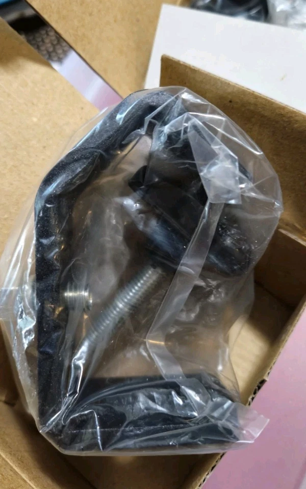 (2) Abrazaderas en C de alta resistencia para DJ para colgar luces de hasta 2” armadura, modelo TA-001 Foto 2 de 4