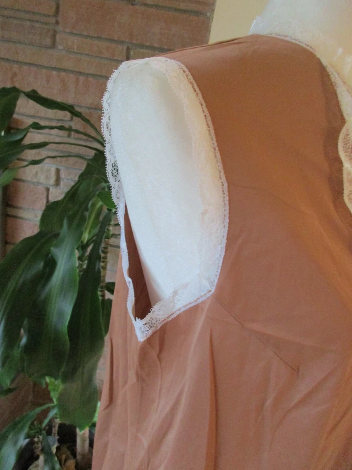 Camisola vintage Vanity Fair lingerie camisola marrom acabamento em renda pequena - Imagem 3 de 4