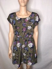 Junior's NWT Hippie Rose Floral Pearled/Ivory Size P/S
