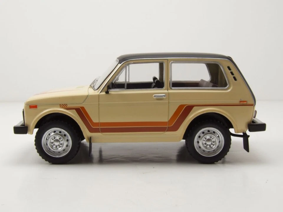 Lada Niva 5000 1980 beige Modellauto 1:24 Whitebox - Bild 3 von 4