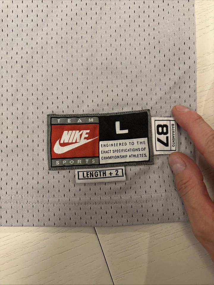 Camiseta rara vintage Nike Rewind Throwback NBA Sacramento Kings Chris Webber - Imagem 2 de 4