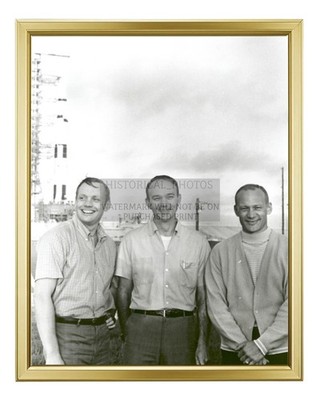 APOLLO 11 ASTRONAUTS SATURN V LAUNCH VEHICLE 1969 8X10 GOLD FRAMED PHOTO