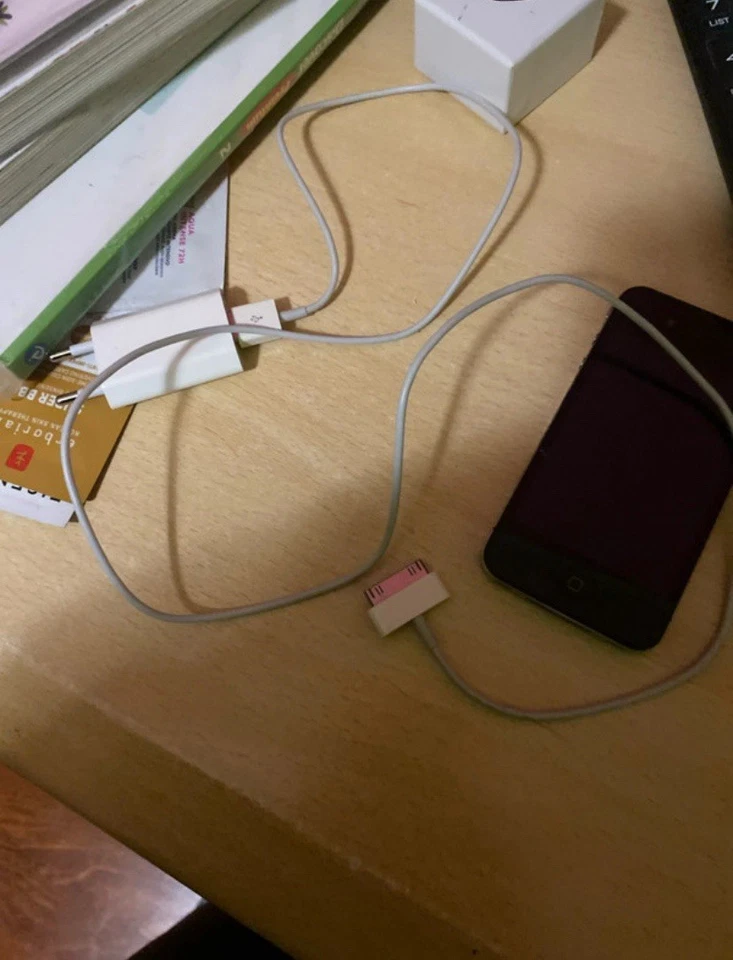 Apple iPhone 4S - 8GB - Nero (Sbloccato) - Immagine 3 di 4