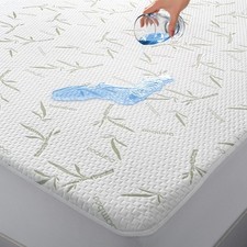 Bamboo Mattress Protector Hypoallergenic & Br...