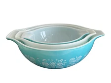 Vintage Pyrex Amish Blue Turquoise and White Mixing Bowls 442; 443; and 444