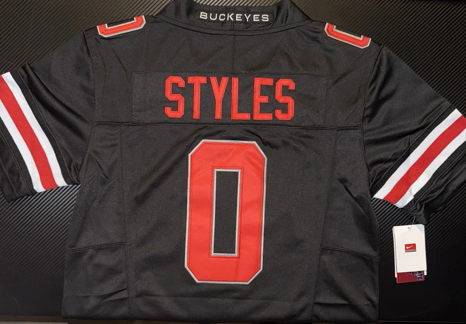 Camiseta Sonny Styles Negra 'Block O' Ohio State OSU Buckeyes Cosida 0 FUSIBLE Foto 3 de 4