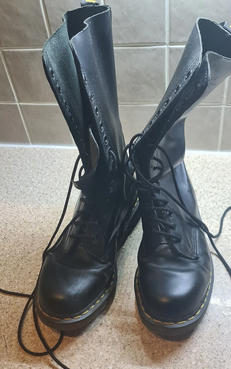 Dr Martens Black Leather Vintage Air Cushioned 14 Hole Old School Boots UK10