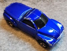 MAISTO Blue 2000 CHEVROLET SSR 1/64 Diecast/Plastic