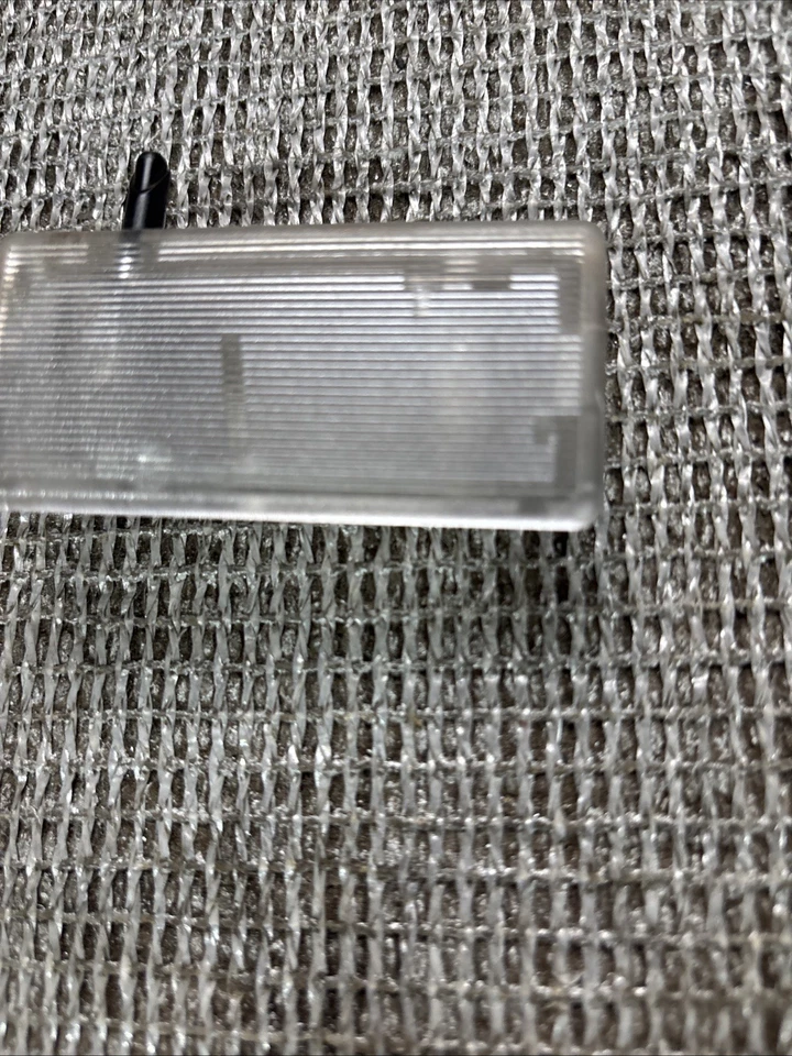 BMW 325xi внутренний свет перчаточный ящик 2004 - Изображение 4 из 4