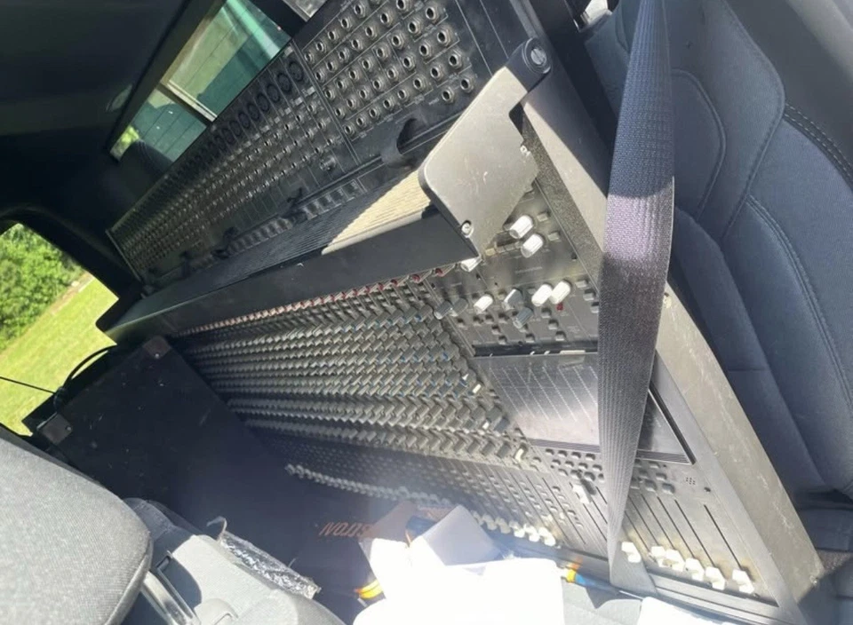 Mackie 32 Channel 8 Sub W/ Power Supply - Image 3 of 3