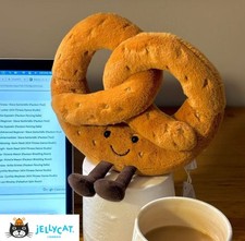 Jellycat 18cm NWT Plush: Christmas Amuseable Pretzel Collectible w/ Dust Bag