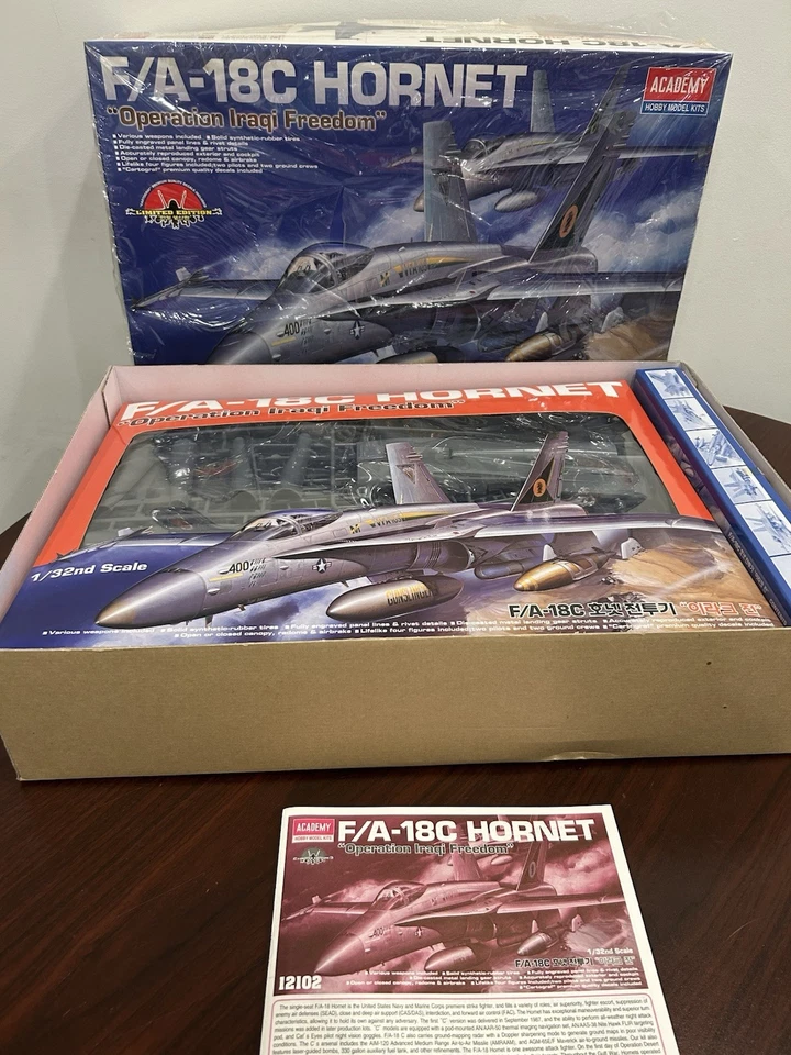 Kit Academy F/A-18C Hornet escala 1:32 #12102 piezas embolsadas de fábrica Foto 2 de 3