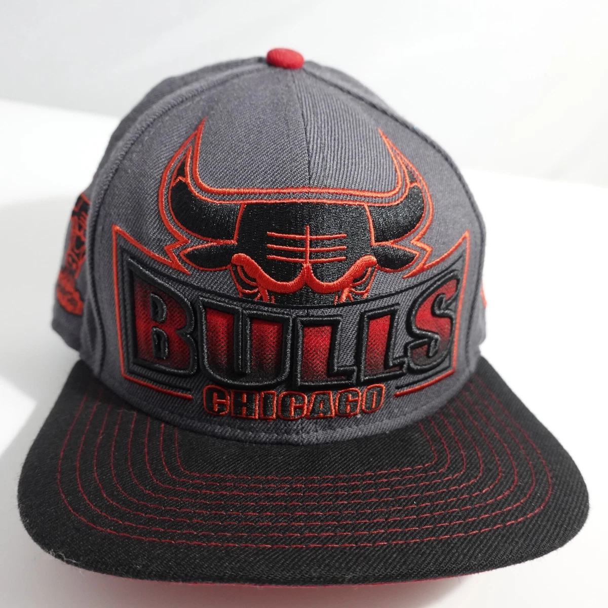 Men's Mitchell & Ness Red Chicago Bulls Hardwood Classics Vintage 2  Adjustable Snapback Hat