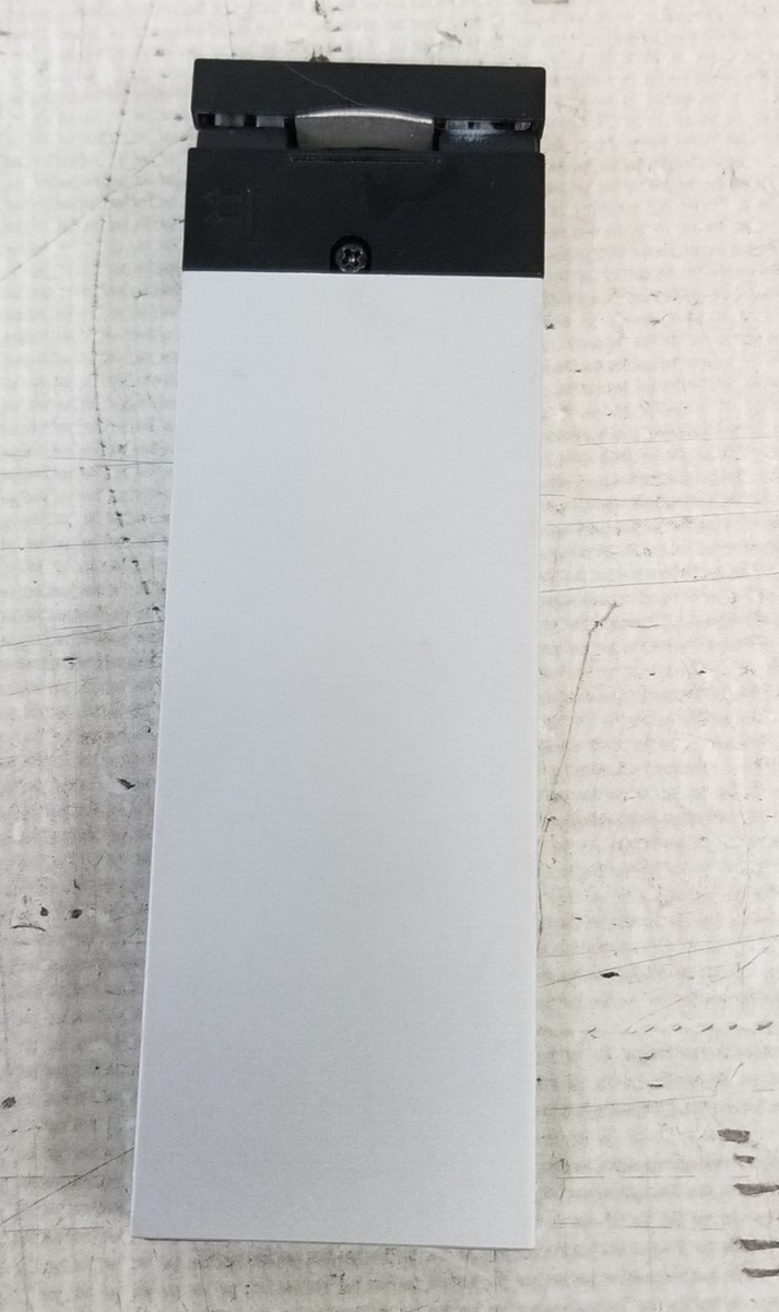DELL T5820■メモリ32GB■SSD256GB+HDD1TB DELL T5820□メモリ32GB□SSD256GB+HDD1TB