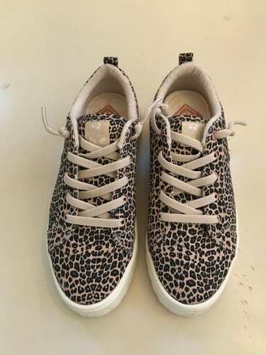 leopard print roxy shoes