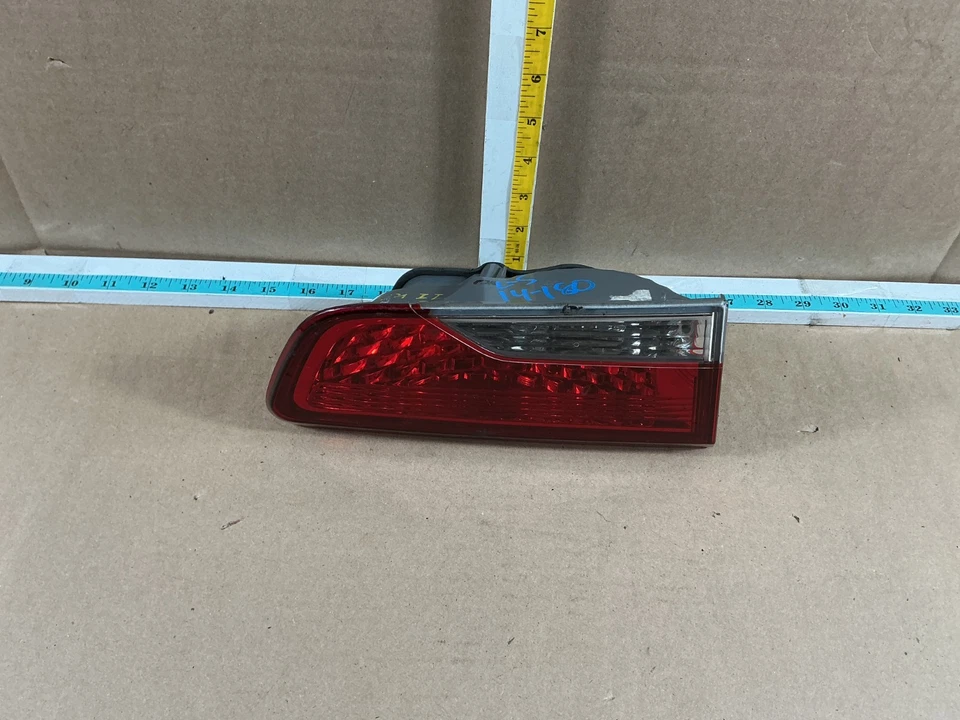 Luz trasera izquierda montada en la tapa del maletero del lado del conductor Kia Forte Koup 2010-2013 Foto 4 de 4