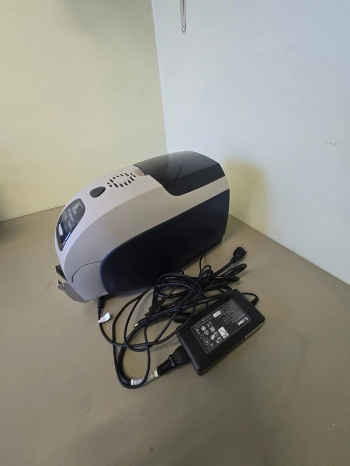 BUNDLE Zebra ZXP Series 3 Color Single-Sided ID Card Badge Printer USB - Image 2 of 4