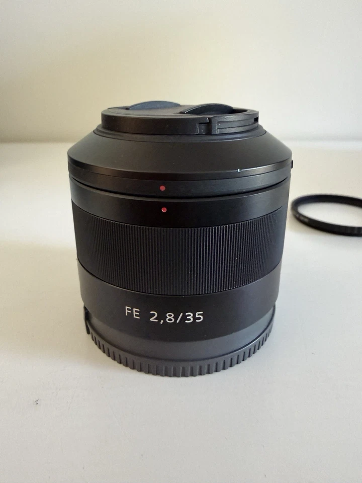 Sony Sonnar FE 35mm f/2.8 ZA Wide Angle Lens SEL35F28Z Full frame Zeiss - image 2 of 4