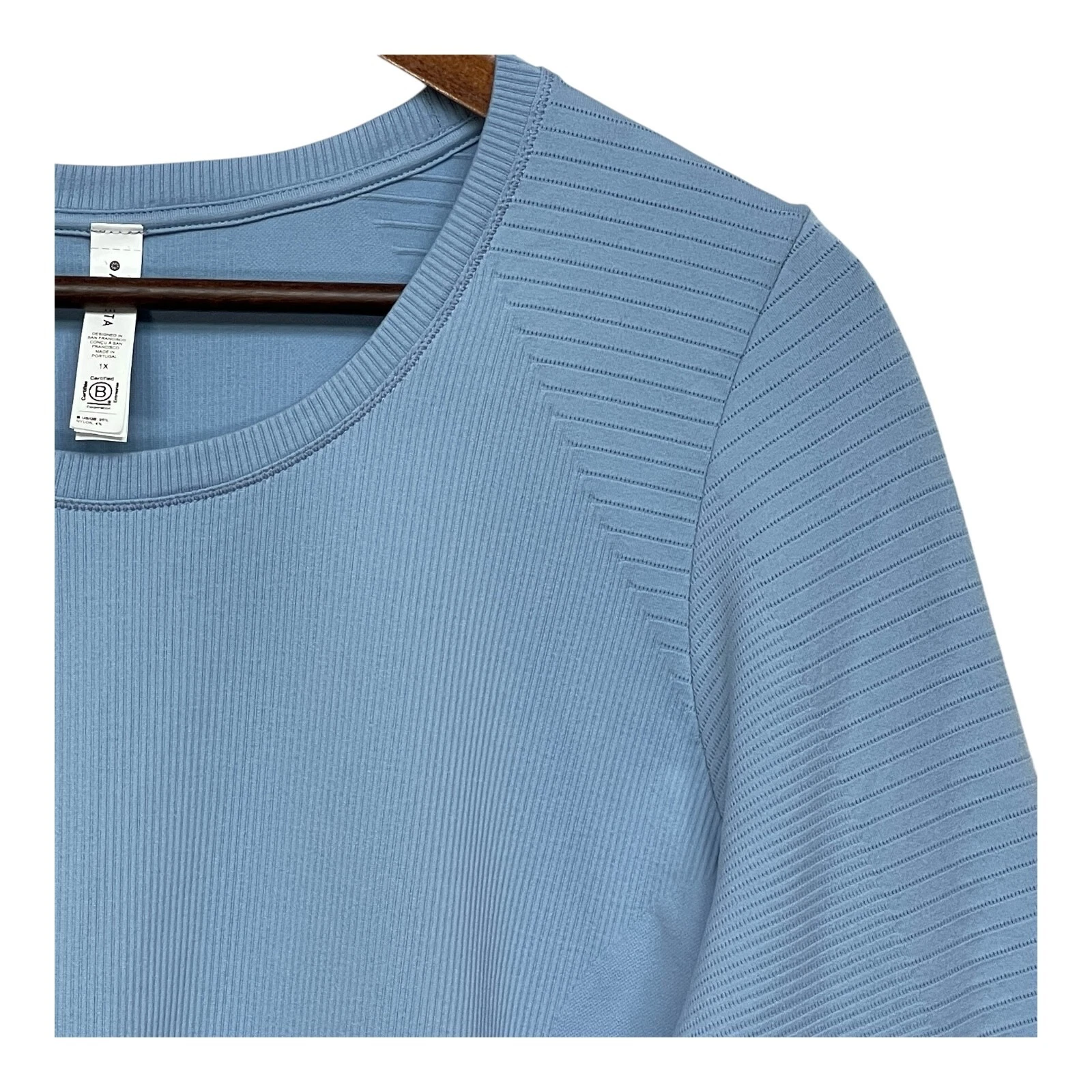 athleta flurry blizzard seamless textured long sleeve shirt
