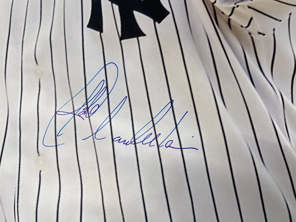 Nueva pegatina de pared Fathead autografiada por Joba Chamberlain de los Yankees de Nueva York tamaño natural Foto 2 de 4