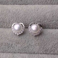 Cute New Silver Plated Fashion Jewelry White Pearl  Crystal Heart Stud Earrings