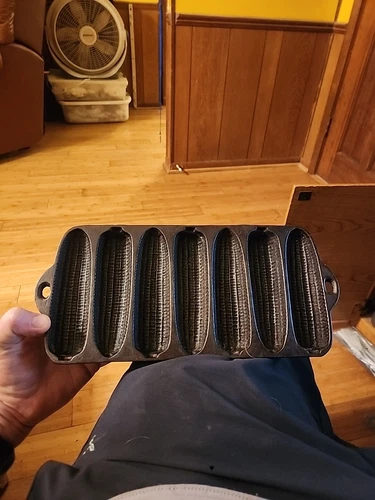 Vintage Wagner Ware Krusty Korn Kobs Cast Iron Cornbread Pan