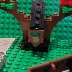 LEGO Hemlock Stronghold 6046 w cas285 + 3 Minifigs Incomplete see Pics & Desc