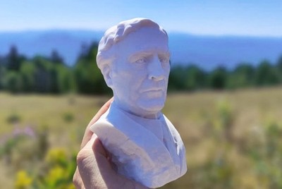 MIGUEL SERRANO BUST white  