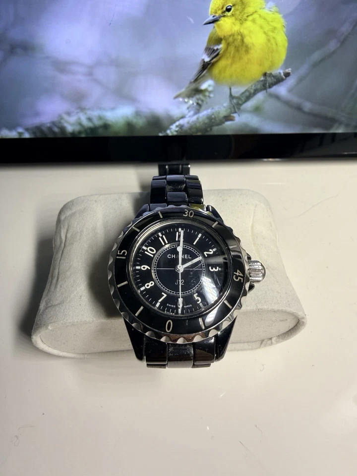 Женские кварцевые часы Chanel J12 33 мм с датой черный циферблат керамика - Изображение 2 из 4