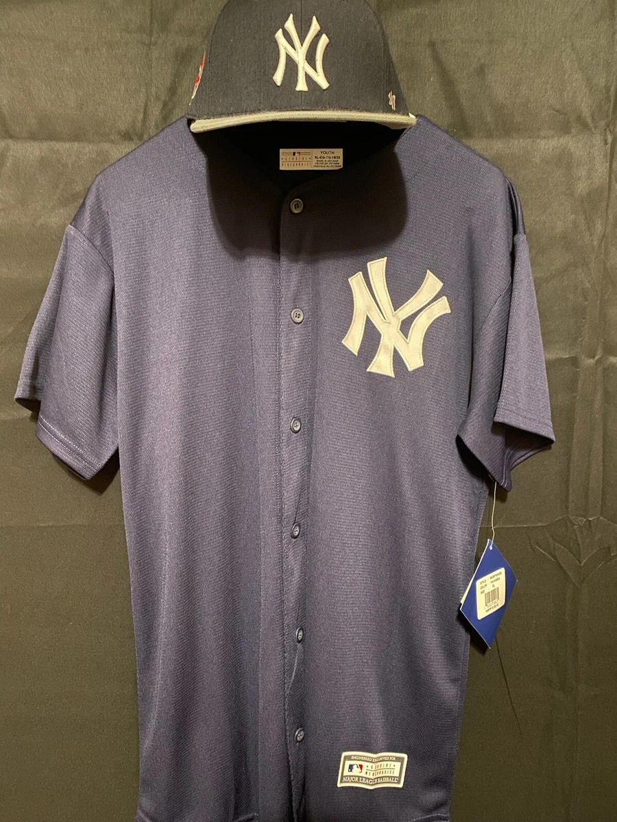 ENGINEERED EXCLUSIVELY FOR *GENUINE * MERCHANDISE MAJOR LEAGUE BASEBALL New  York