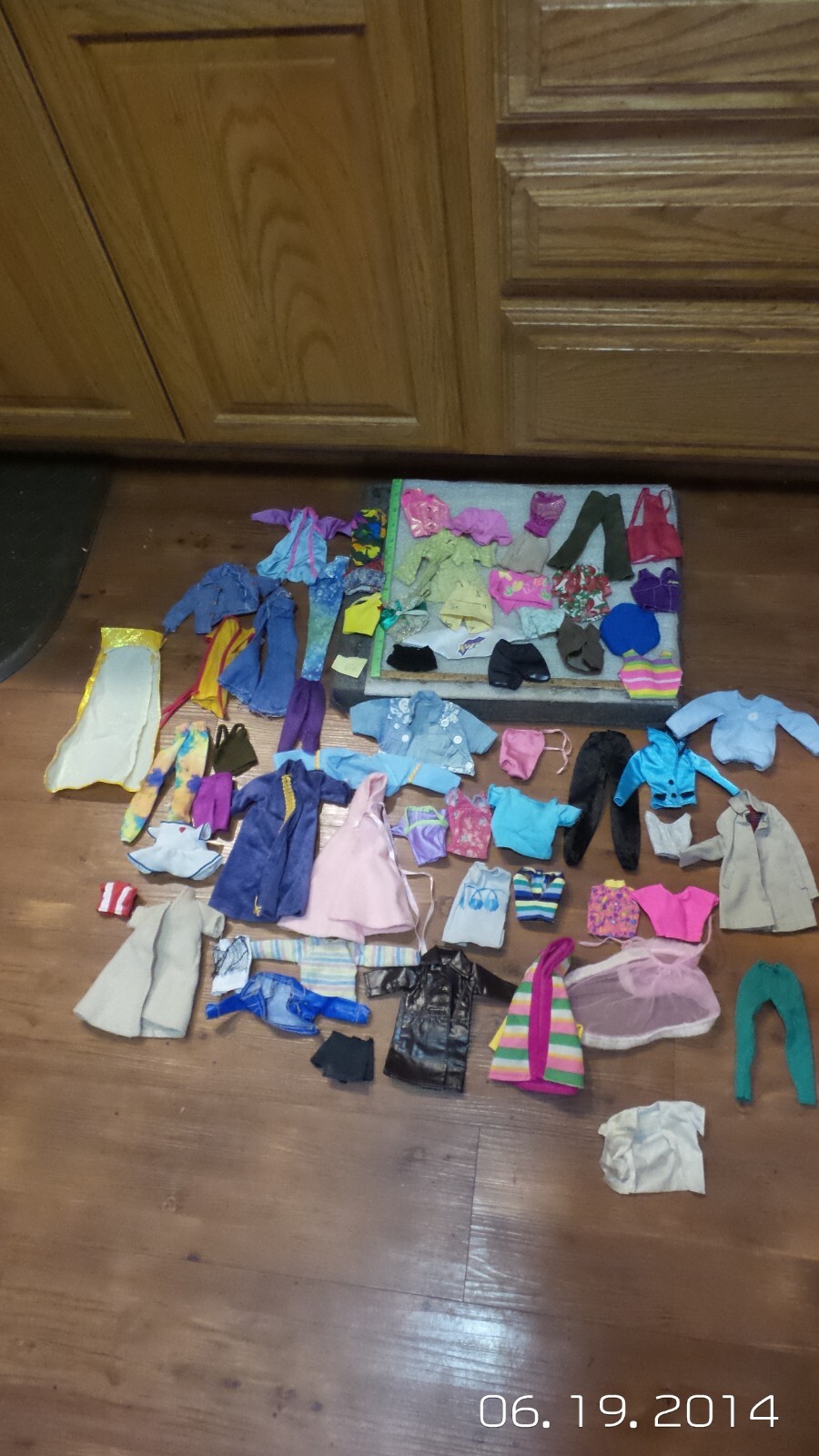 LOT OF 60 PIECES BARBIE Clothing TROPICAL SWIMSUIT, PANTS, SHIRTS AND MORE