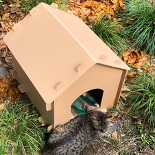Outdoor Cat House, Double-Layer Hollow PP Pet Shelter for Stray Cats