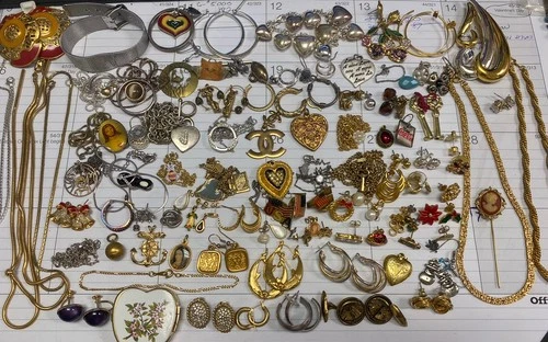 Vintage & Unique Mixed Costume Jewelry Collection**** Lot #1