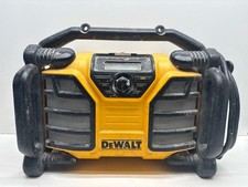 DEWALT DCR015 RADIO WITH BATTERY (P28015192)
