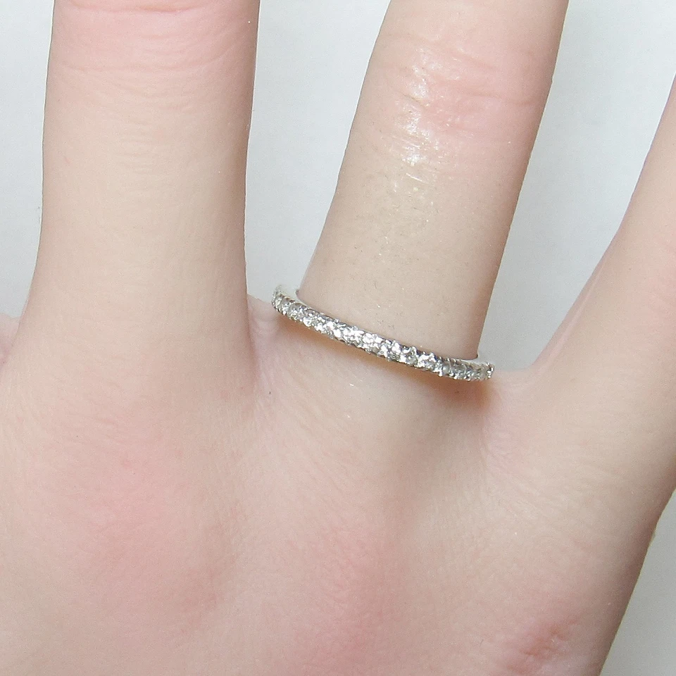 Anillo estilo banda diamantes talla brillante de oro blanco de 14 quilates Scott Kay Estate 0,25 quilates Foto 4 de 4