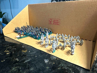Games Workshop Warhammer Miniatures Mixed Lot. Warhammer and other miniatures 