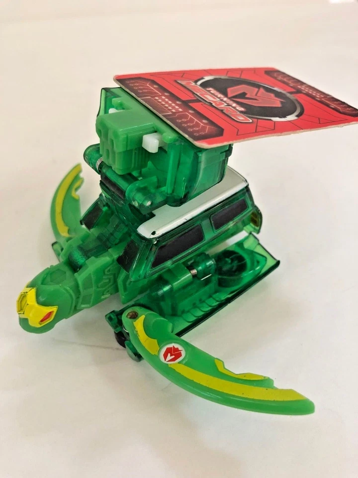 [TURNING MECARD] TADOR GREEN Transformable Robot Car TV Figure+2 card  - Image 2 of 4