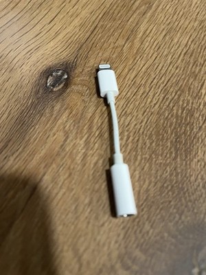 Apple MMX62FE/A Lightning to 3.5mm Headphone Jack Adapter